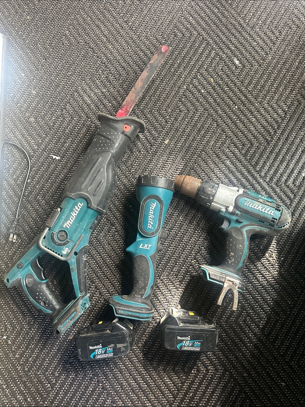 Makita 18V Reciprocating Saw Cordless Drill Light Two batteries Untested